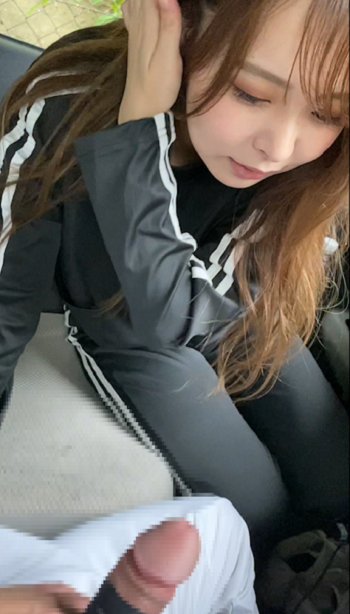 FC2-PPV-1458109 - DelDelCute-chan - Fellatio in the car - Beautiful girl!