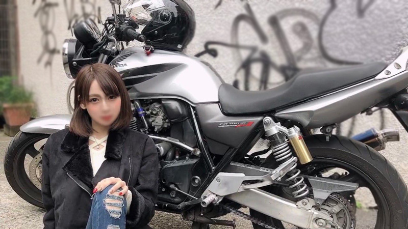 FC2-PPV-1566634 【無】高身長バイク女子連続中出し