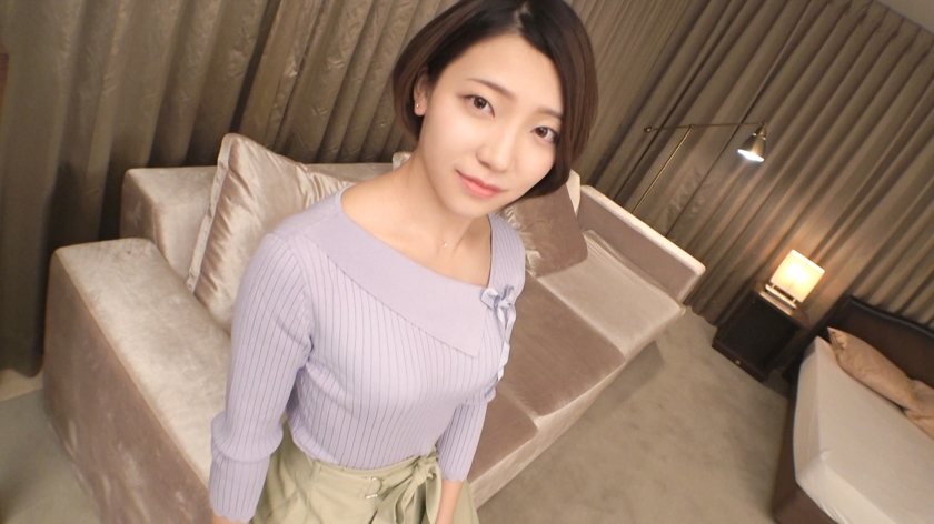 SIRO-4379 [First time shooting] [Short-cut beauty] [Lewdly moaning beauty department clerk] A slender girl applied for this job to relieve stress. Don't miss the moment when her shy smile turns into an expression of ecstasy.