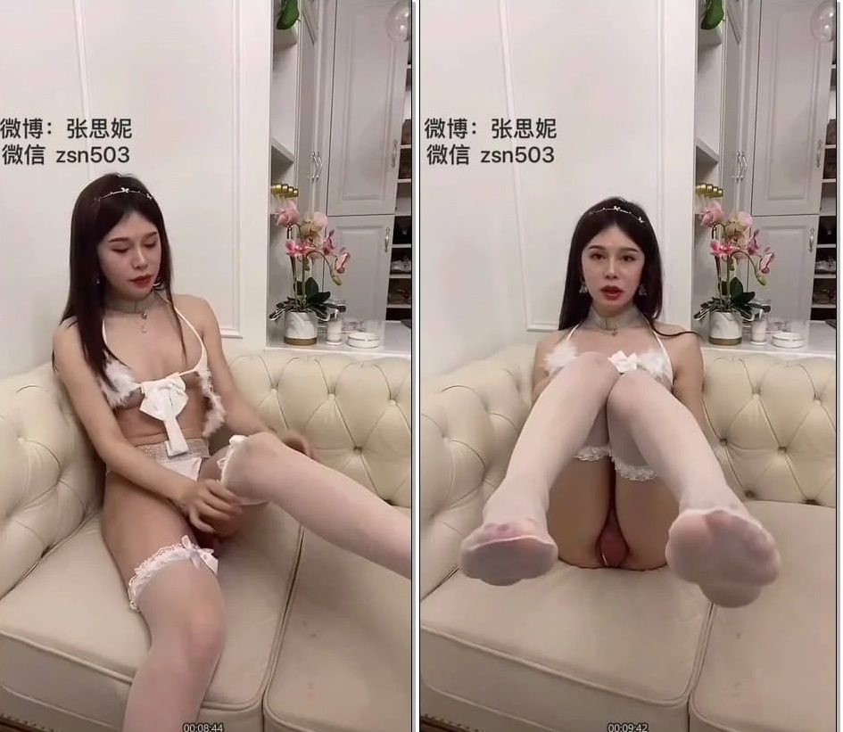 Skin white and beautiful TS Zhang Sini shopping mall without inner reveal fairy stick female toilet self-touching orgasm through the stockings shot a lot of