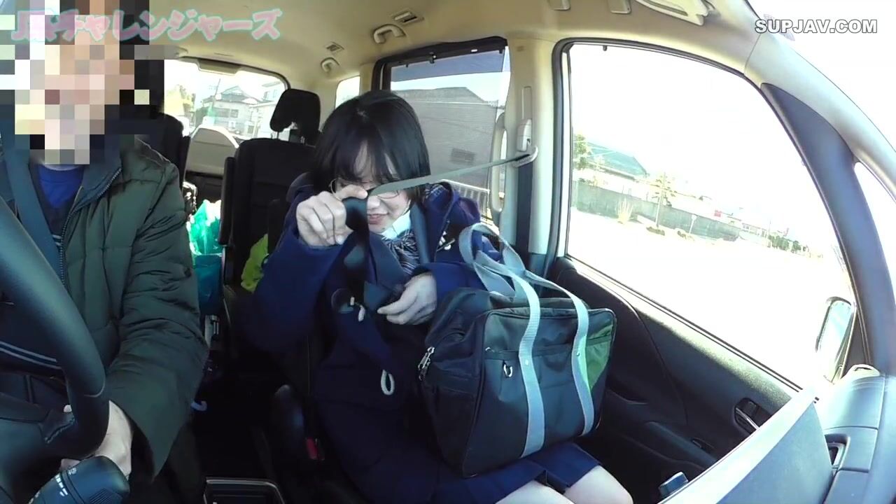 FC2-PPV-2368648 Hcup soft tits Lolita glasses K③Drash Recording Leakage (Arakawa-ku, Ta●muzu) [Individual car sex].