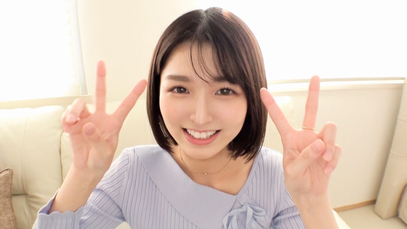 SIRO-4753 [First time shooting] [Excellent transparency] [Beautiful neck] Beautiful JD with innocent looks and dazzling smile is discovered. She is a beautiful JD with a beautiful smile and a clean and innocent look.