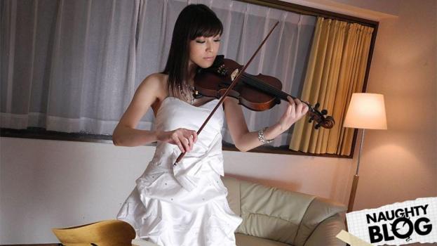 Yuria Tominaga - Violin Fan Yuria Tominaga Rubs Her Pussy with a Bow