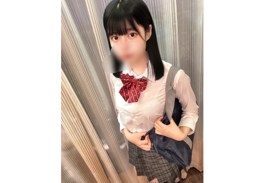 FC2-PPV-3534919 [Midsummer Summer Sale! Riku is a 18 year old E-cup girl with miraculously beautiful and slender body! She's a 18 year old E-cup Riku! She's so young and undeveloped that she gets Nakadashi for the first time in her life!