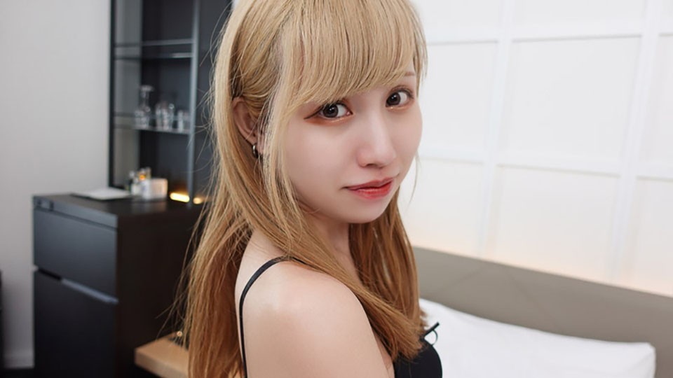 GAREA 890moyu Cute gal with a cute smile is a pervert guy lover and a dirty girl!