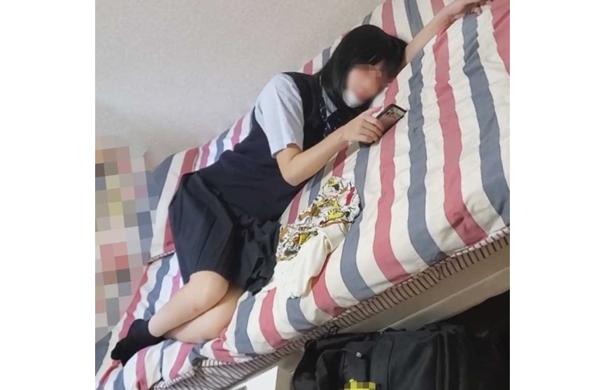 FC2-PPV-3106998 After school, live sex in her room without parents - Prefectural regular course #3 - Girl with long black hair.