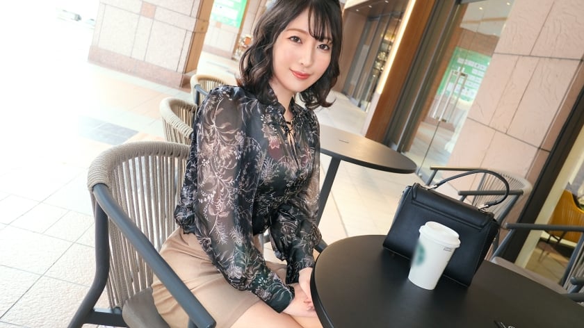 SIRO-5273 [有原因的已婚婦女] 「我是那種當我處於女牛仔位置時會自己移動的類型...」尋找一個感覺良好的地方，她繼續心不在焉地搖動她的臀部，從她自己身上汲取快樂的波浪。忠於自己的快樂